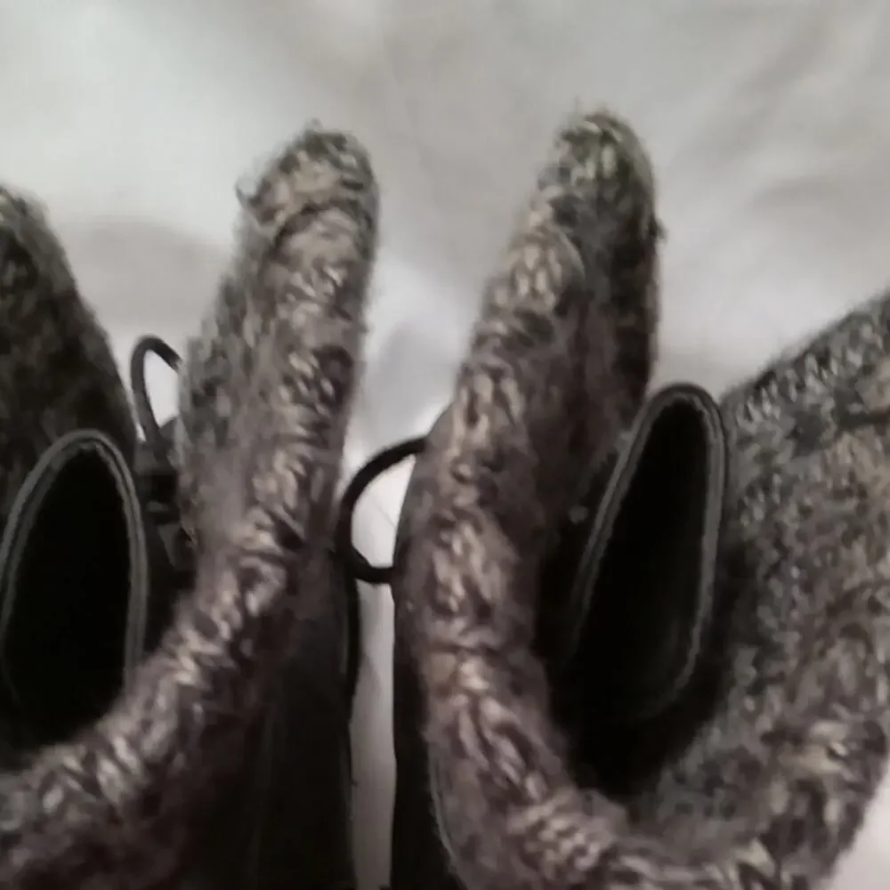 Women's Size 6 Black Knit-Lined Boots. Biker, Athleisure, Warm,